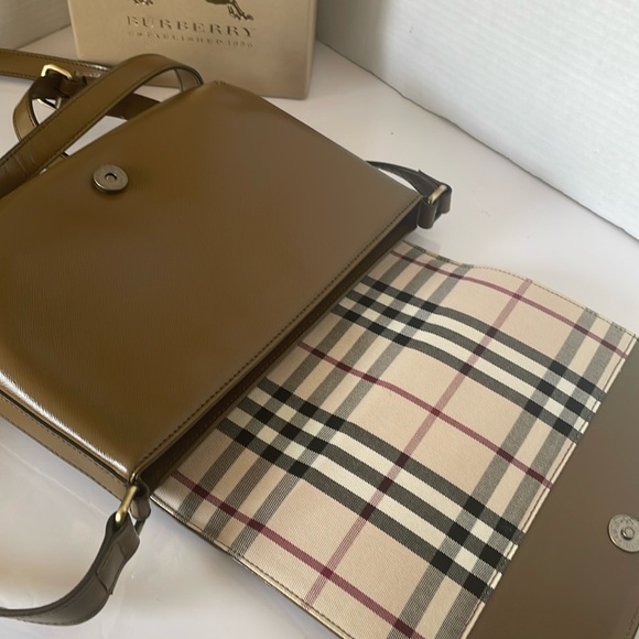 Authentic Limited Edition Crossbody/Shoulder Leather Bag Burberry. - Picture 10 of 17